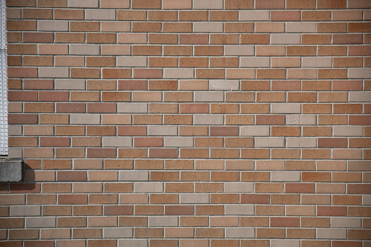p247070f28-brick